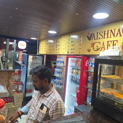 VAISHNAVI CAFE logo